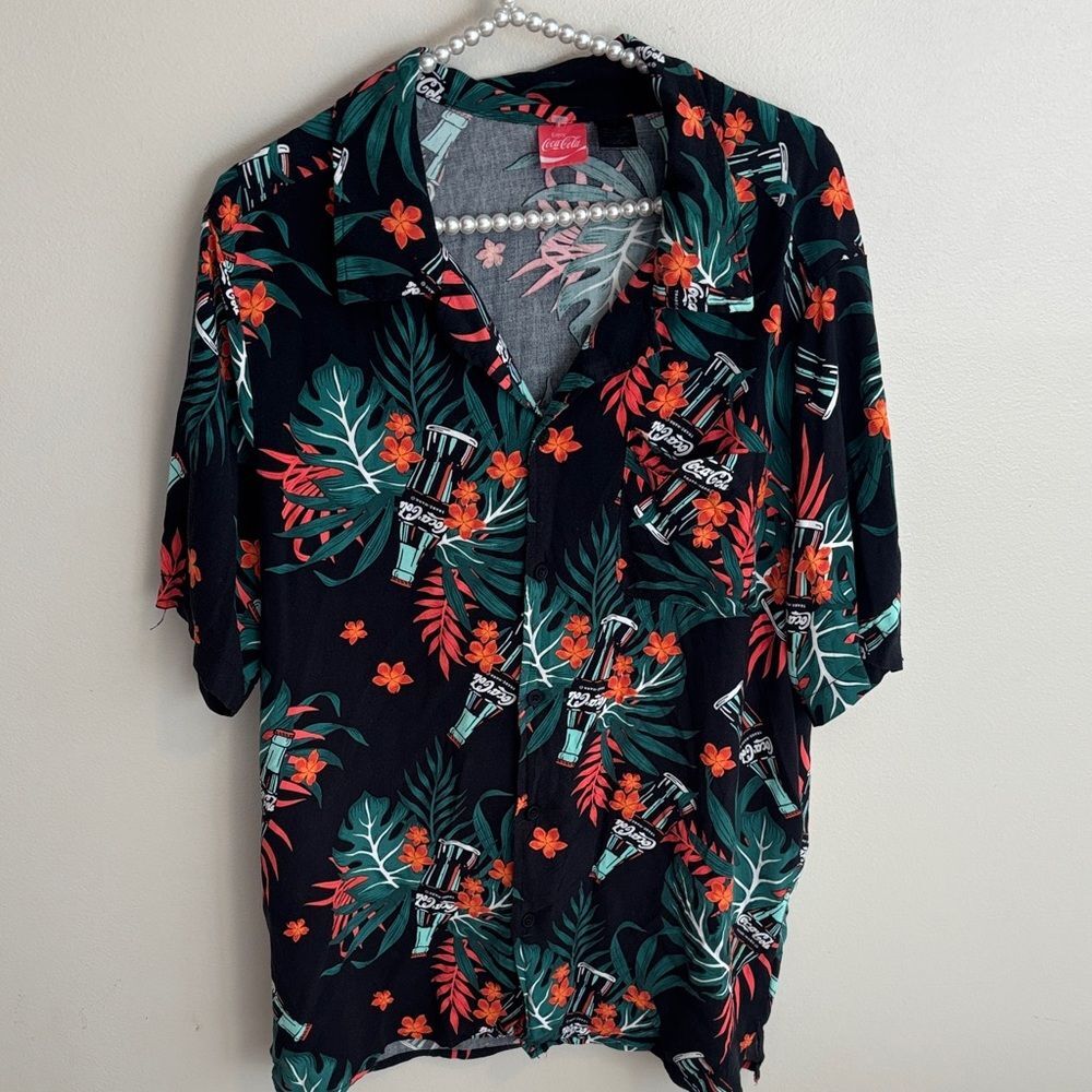Coca Cola Red and Black Tropical Shirt size large